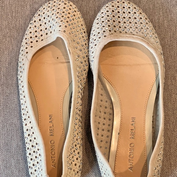 Like New Antonio Melani Tan Leather Perforated Crystal Detail Ballerina Flats 7! - Picture 6 of 14